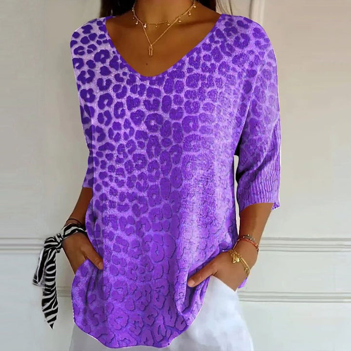 Léna™ | Vintage Printed Casual T-Shirt with V-Neck