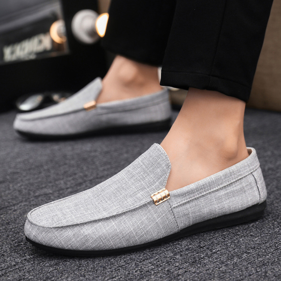BREATHABLE SLIP ON SHOES