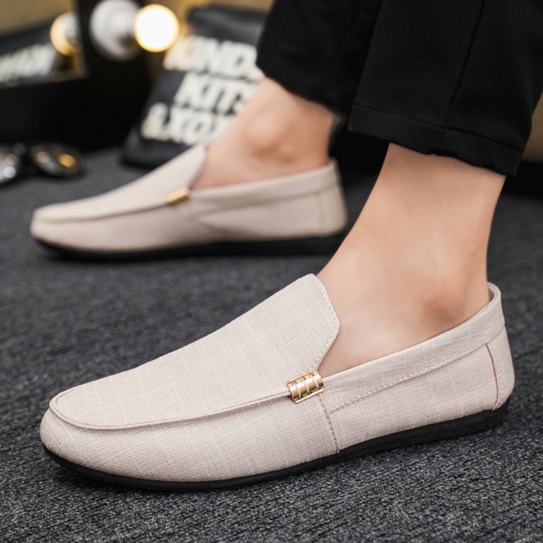 BREATHABLE SLIP ON SHOES