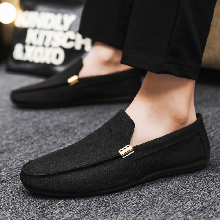 BREATHABLE SLIP ON SHOES