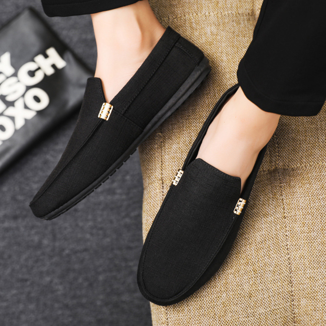 BREATHABLE SLIP ON SHOES