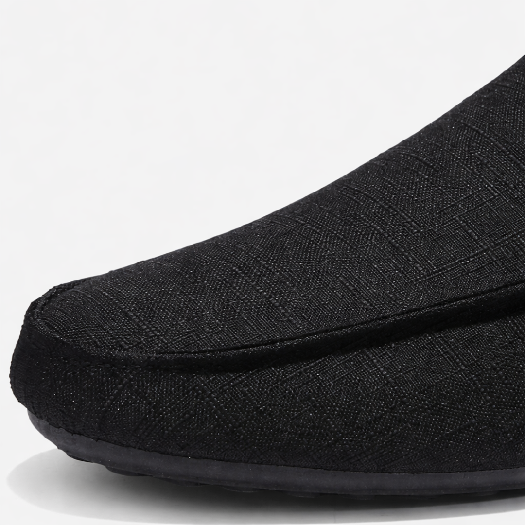 BREATHABLE SLIP ON SHOES