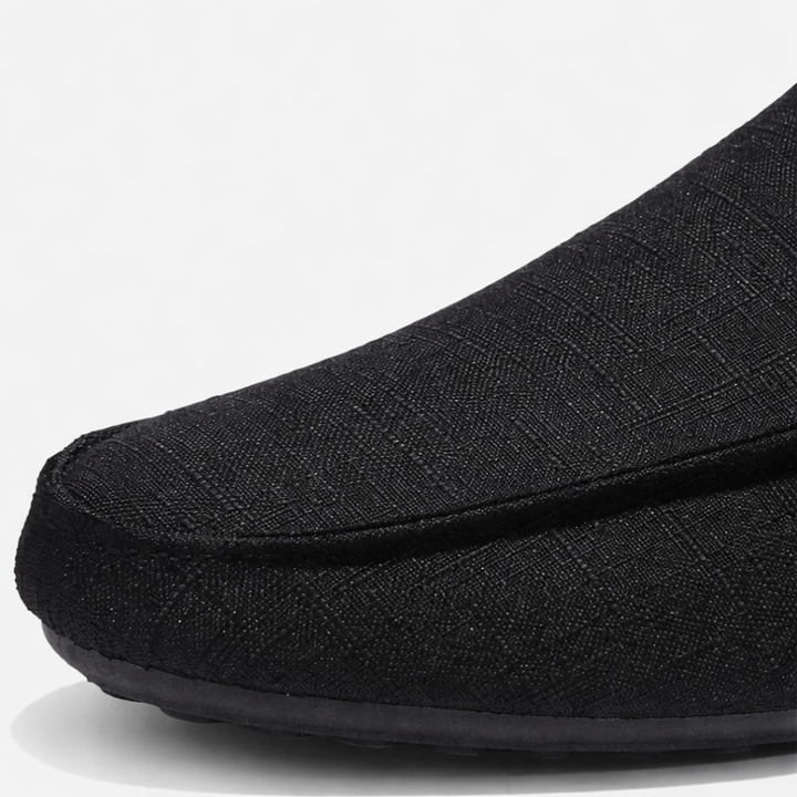 BREATHABLE SLIP ON SHOES