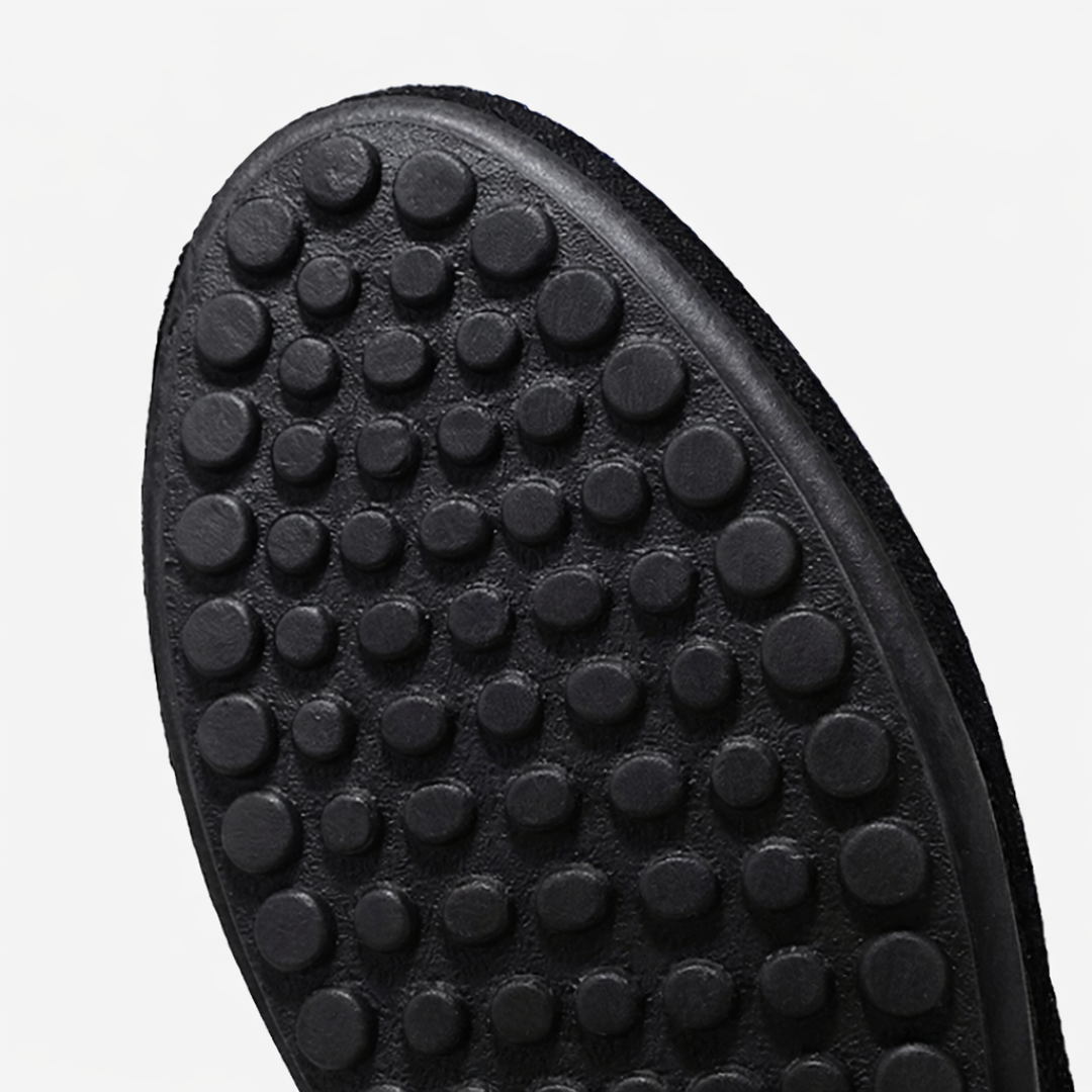 BREATHABLE SLIP ON SHOES