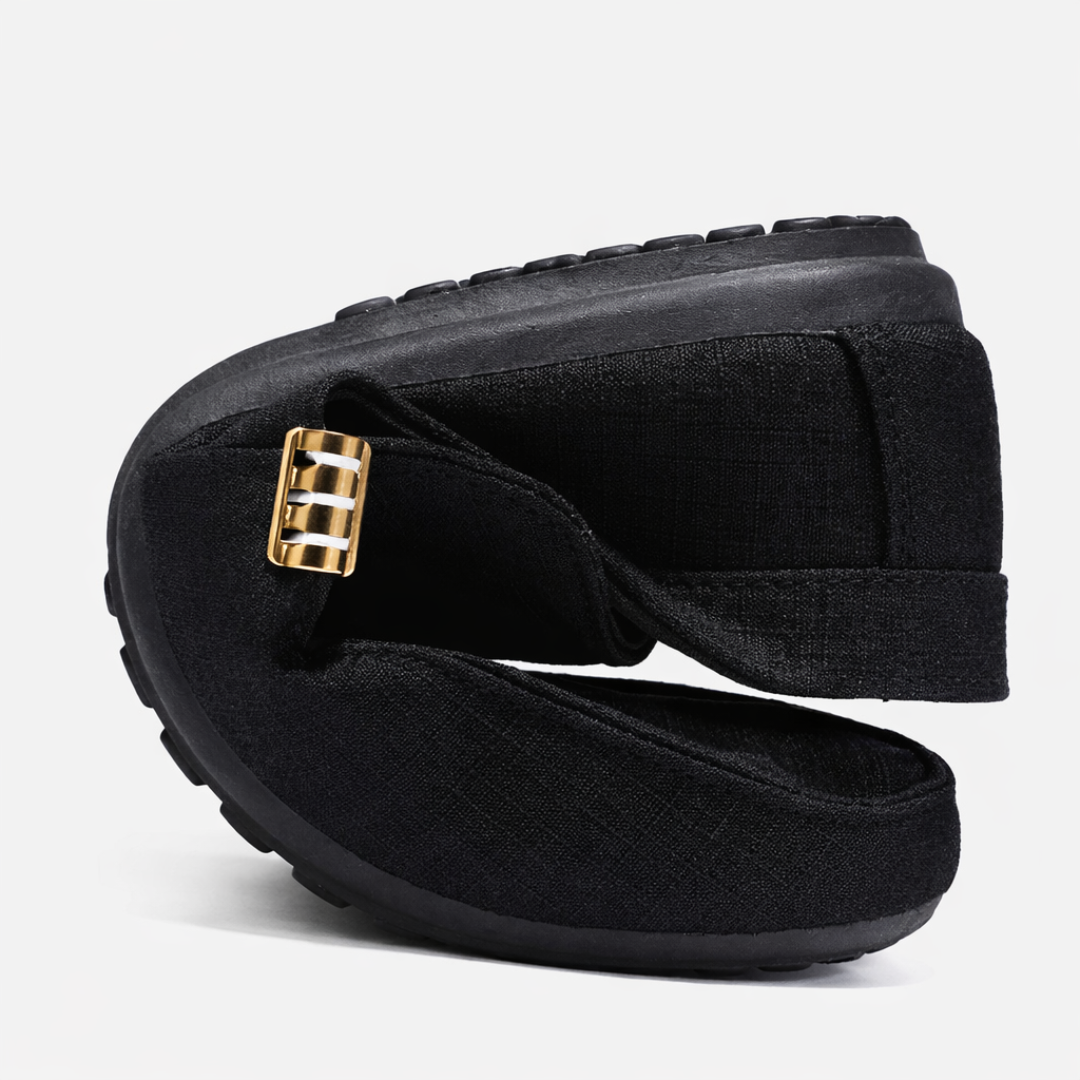BREATHABLE SLIP ON SHOES