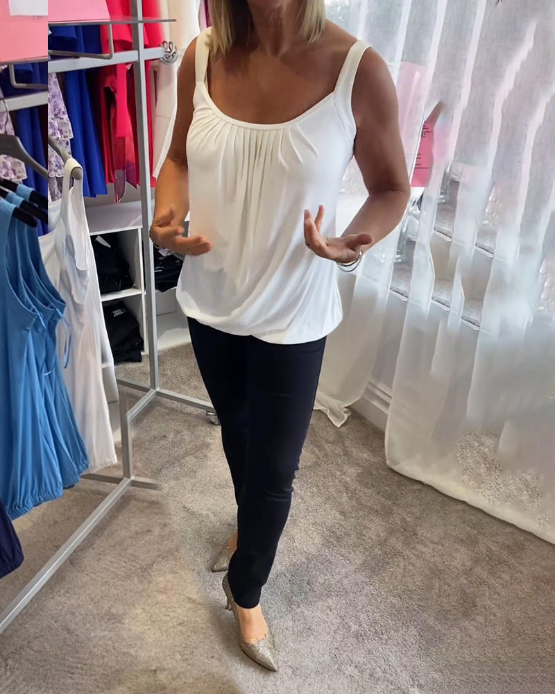 Robin™ | Sleeveless Summer Top with Round Neck
