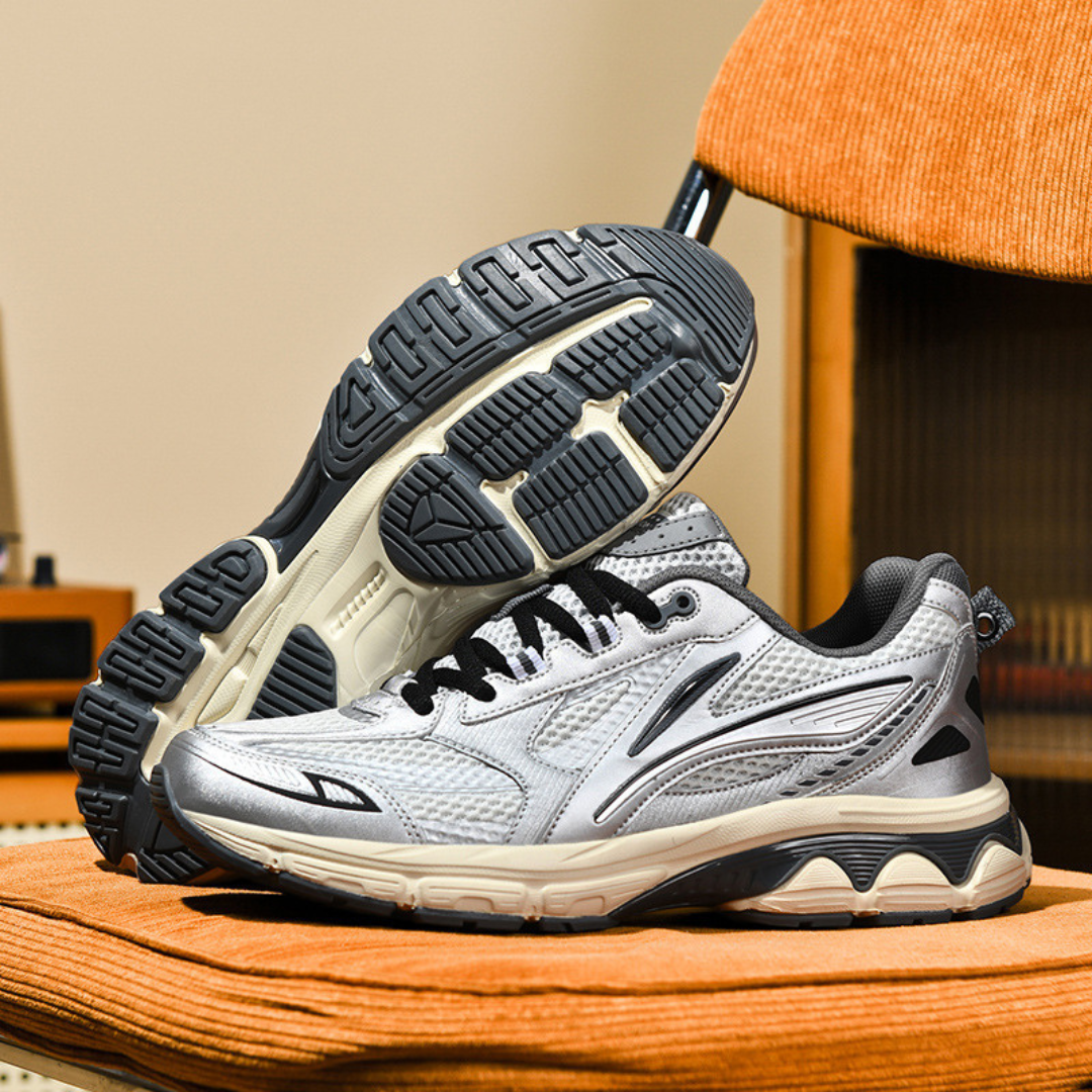 ATHLETIC RUNNING SHOES