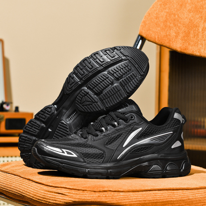 ATHLETIC RUNNING SHOES