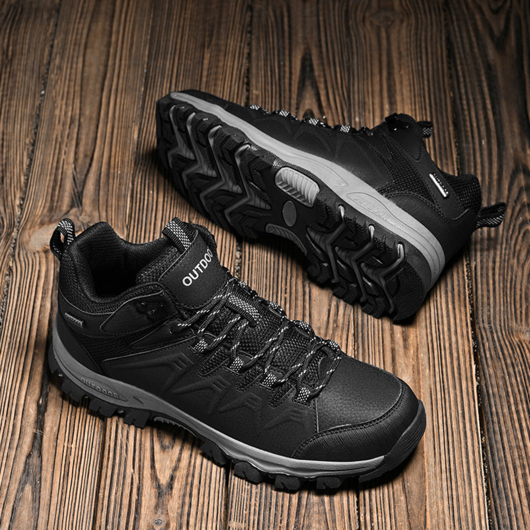 OUTDOOR TRAIL SNEAKERS
