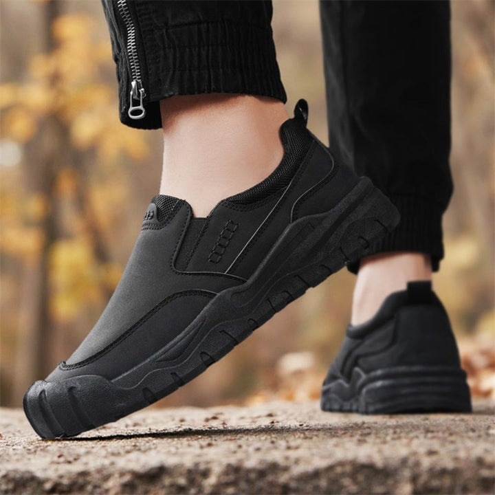 CASUAL LEATHER LOAFERS