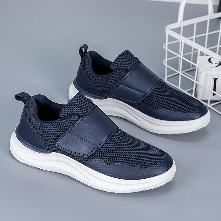 LIGHTWEIGHT VELCRO SHOES