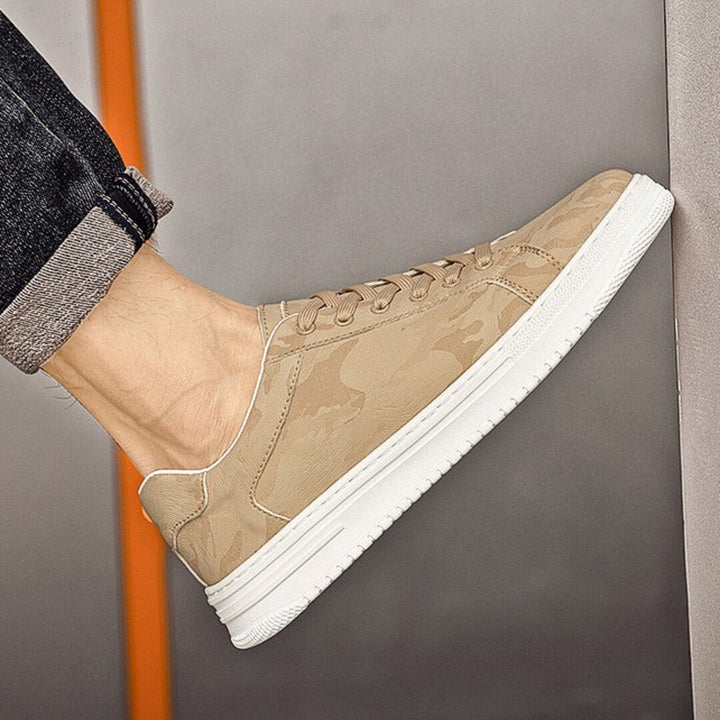 RETRO CASUAL SNEAKERS