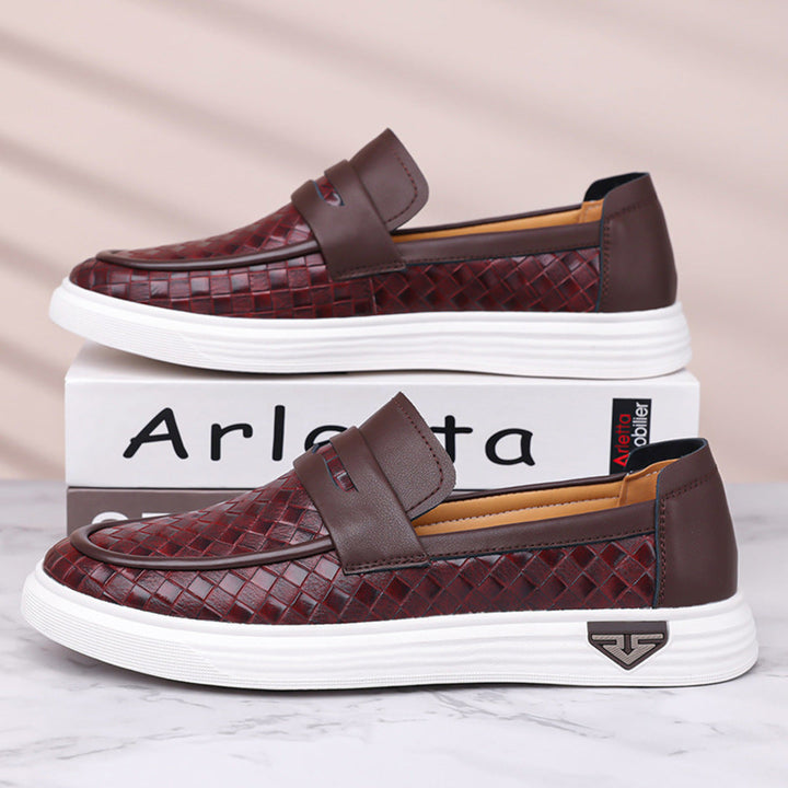 HIGH-END LEATHER LOAFERS