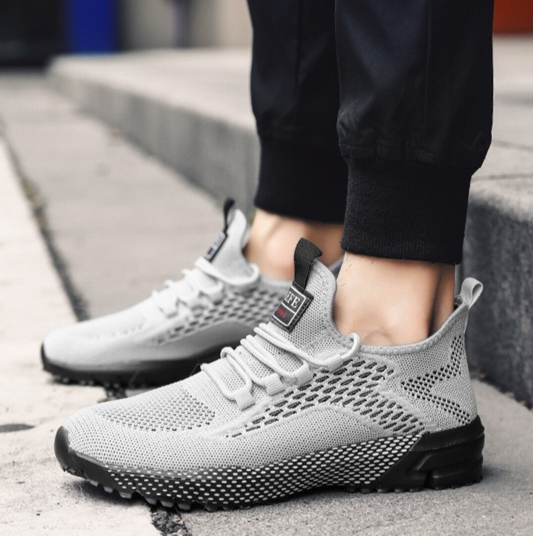 LIGHTWEIGHT RUNNING SHOES