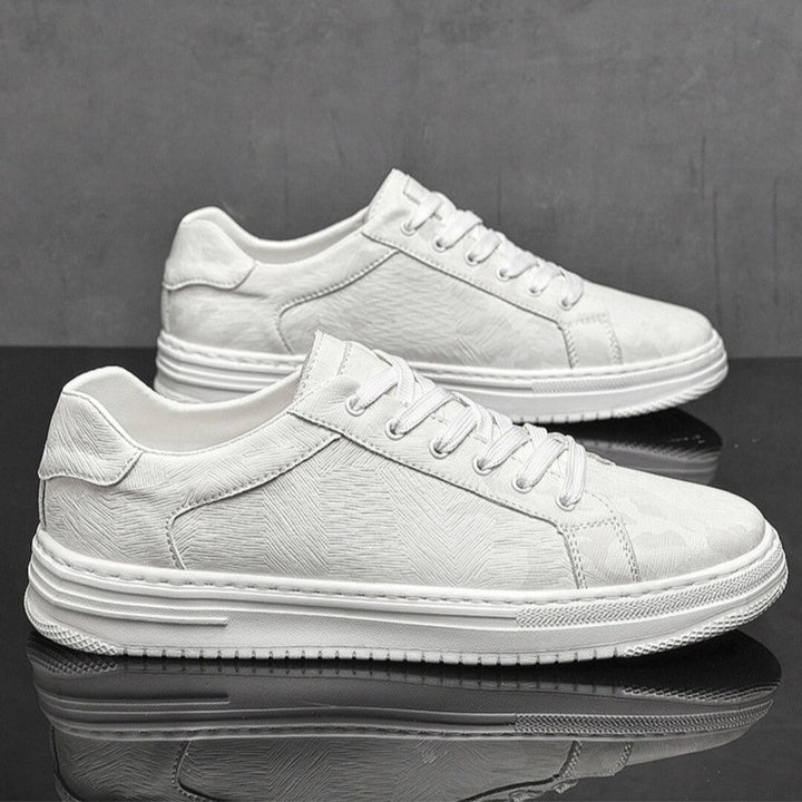 RETRO CASUAL SNEAKERS