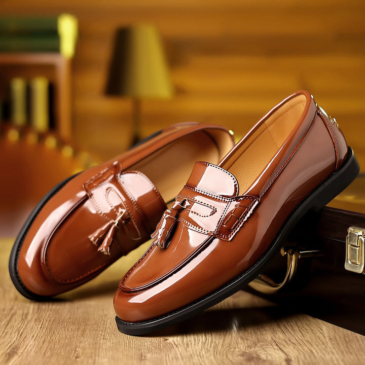 POLISHED TASSEL LEATHER LOAFERS