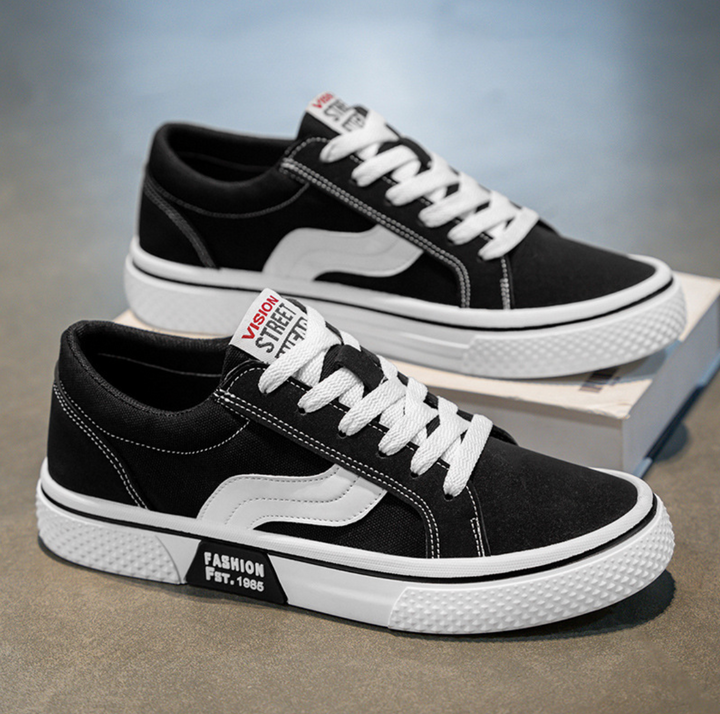 STREETWEAR CASUAL SNEAKERS