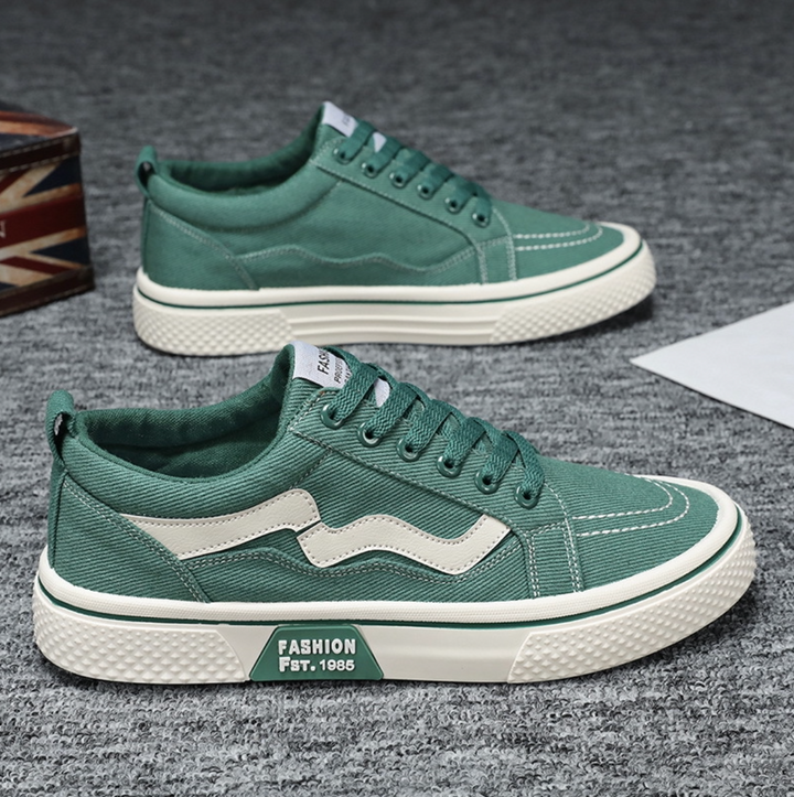 TRENDY CANVAS SNEAKERS