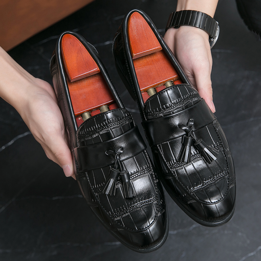 TASSEL SLIP-ON SHOES