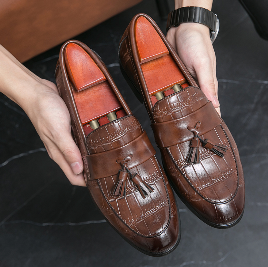TASSEL SLIP-ON SHOES
