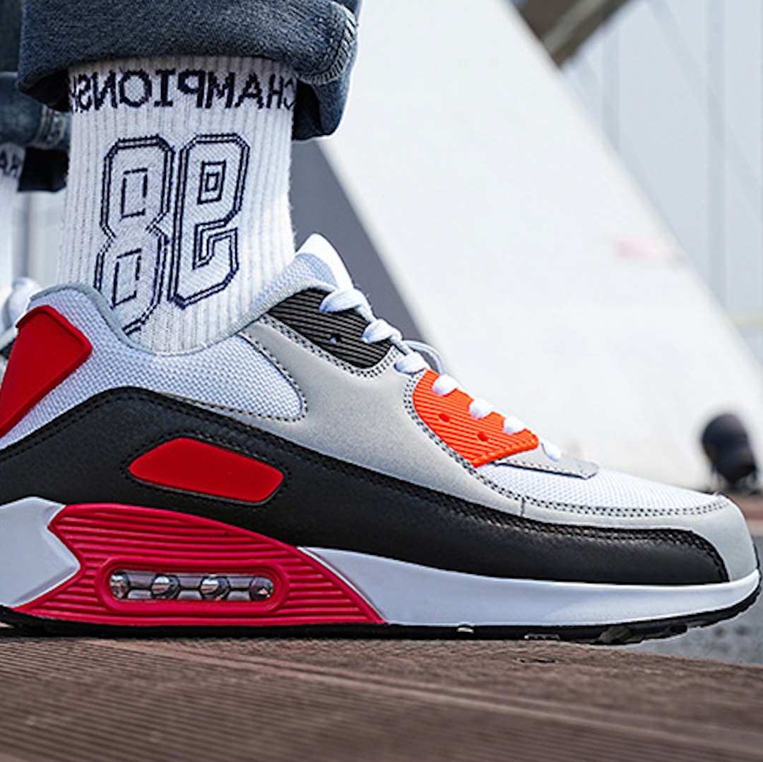 LIGHT AIR SNEAKERS