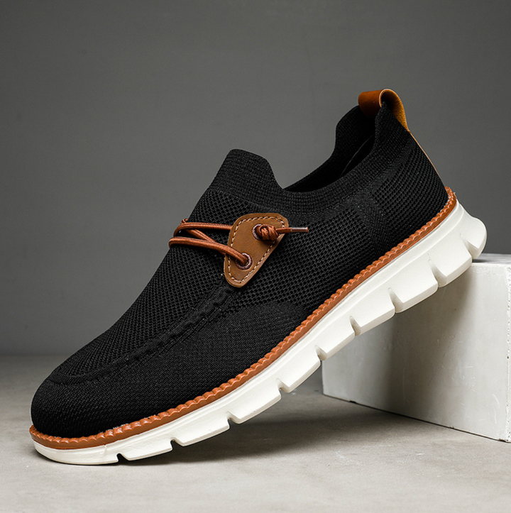 LIGHTWEIGHT CASUAL SHOES