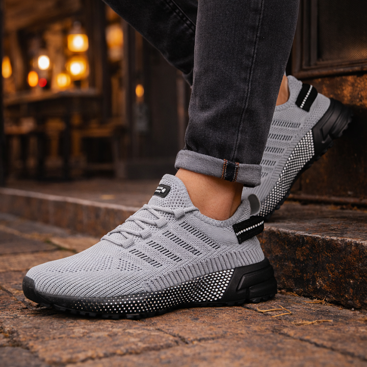 STRIDE EASY SNEAKERS
