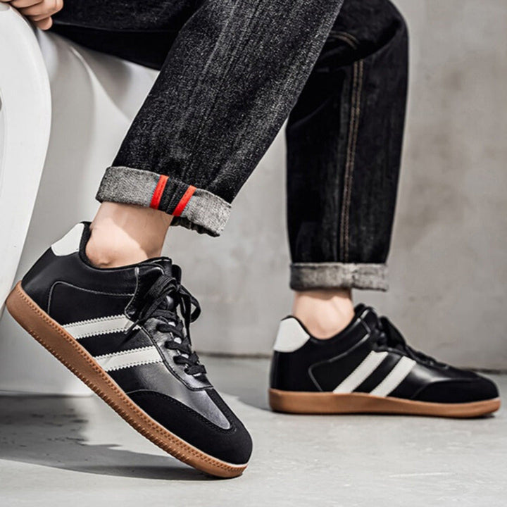 RETRO SPORT SNEAKERS