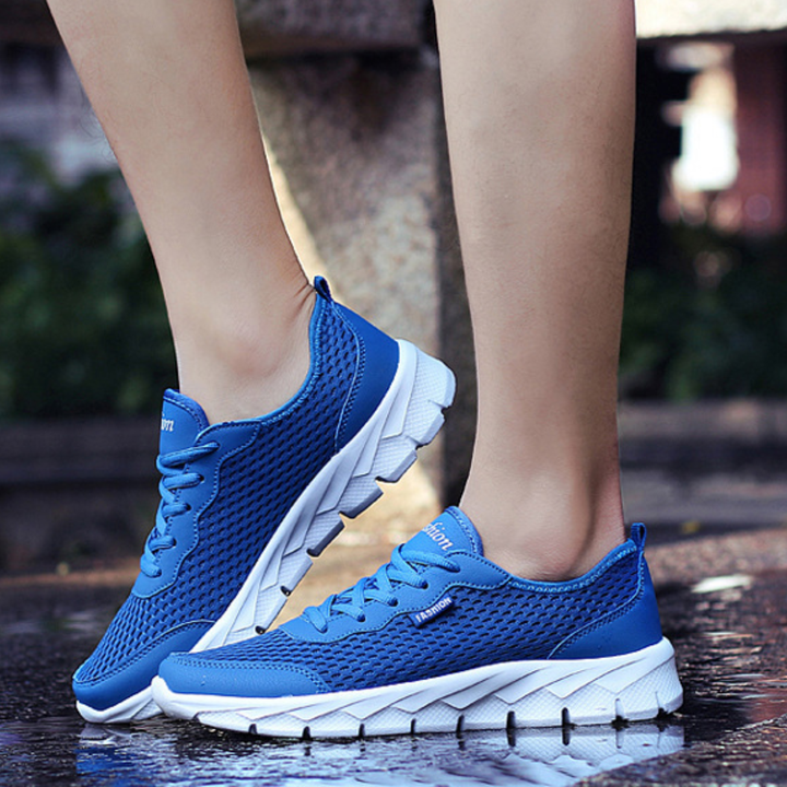 LIGHTWEIGHT MESH SNEAKERS