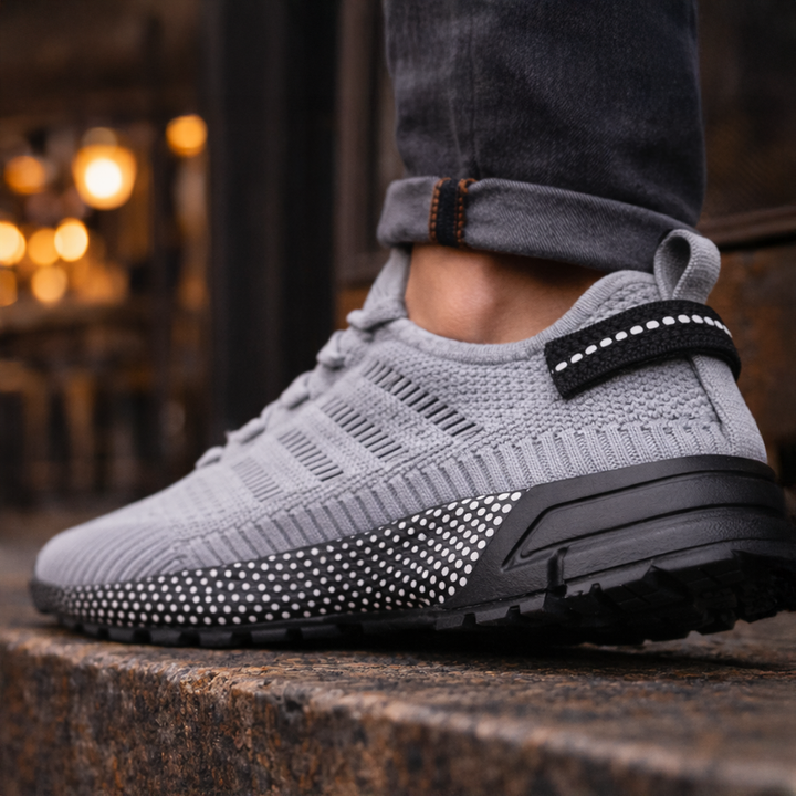 STRIDE EASY SNEAKERS